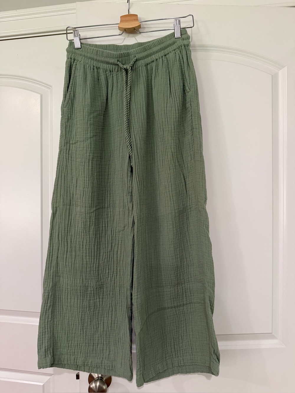 Tommy Bahama Island Gauze High-Rise Cropped Wide-Leg Pants, Size XXS